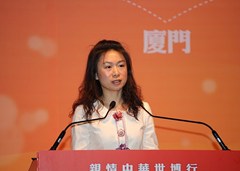 李佳鳴希望年輕人不要貪圖一時工資高低，要把眼光放長遠