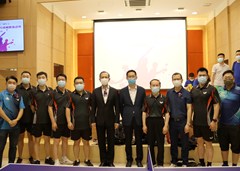 劉雅煌會長與中聯辦協調部副部長劉建峰及其隊伍合照